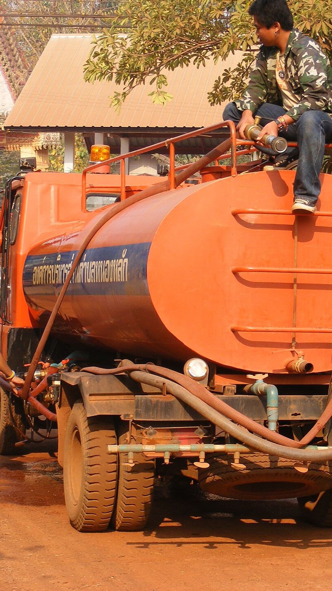 Rotura de un caño maestro deja sin agua a buena parte de Merlo Centro